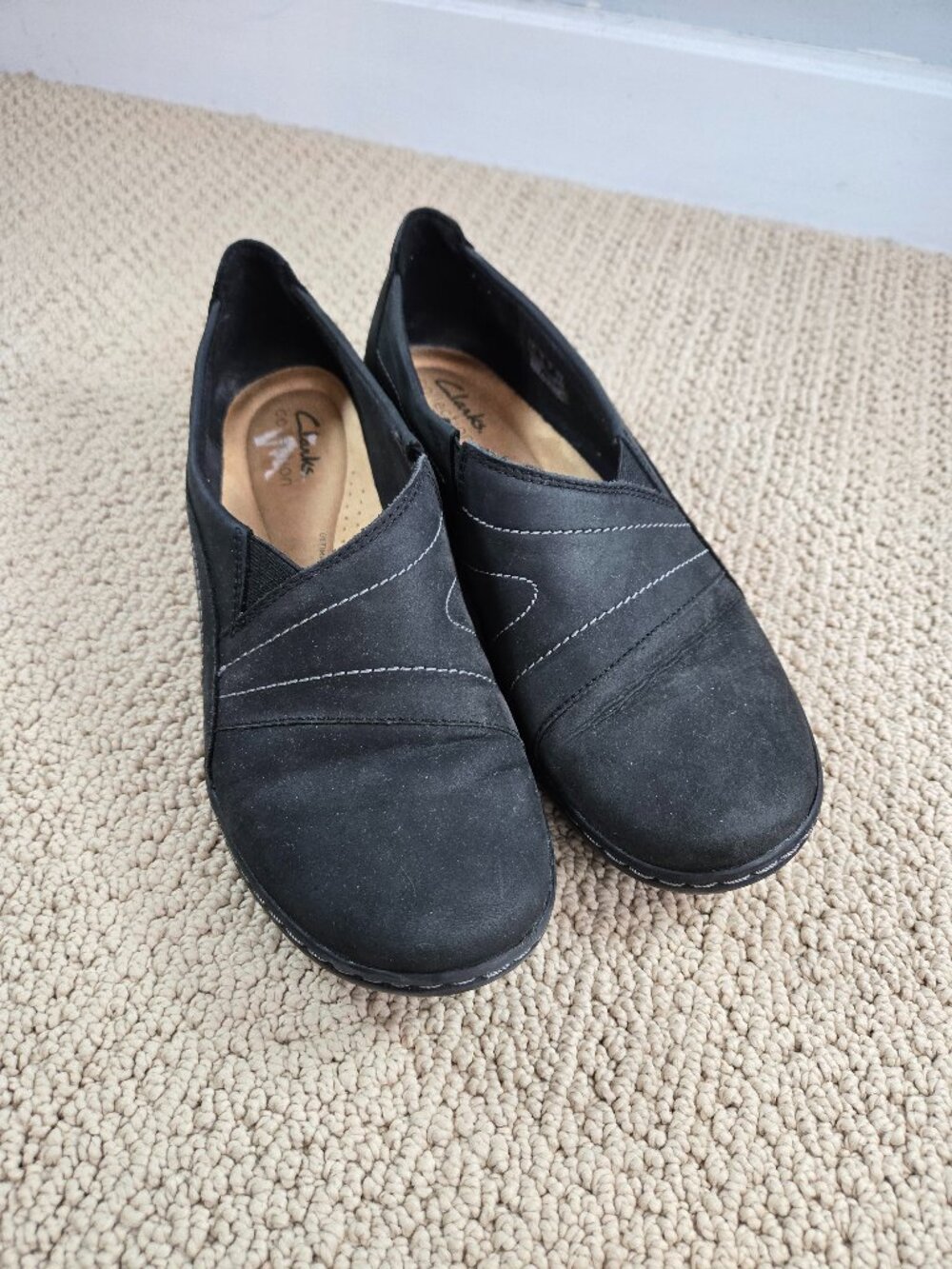 Clarks Collection Women's Size 8 Suede Black Slip On Shoes